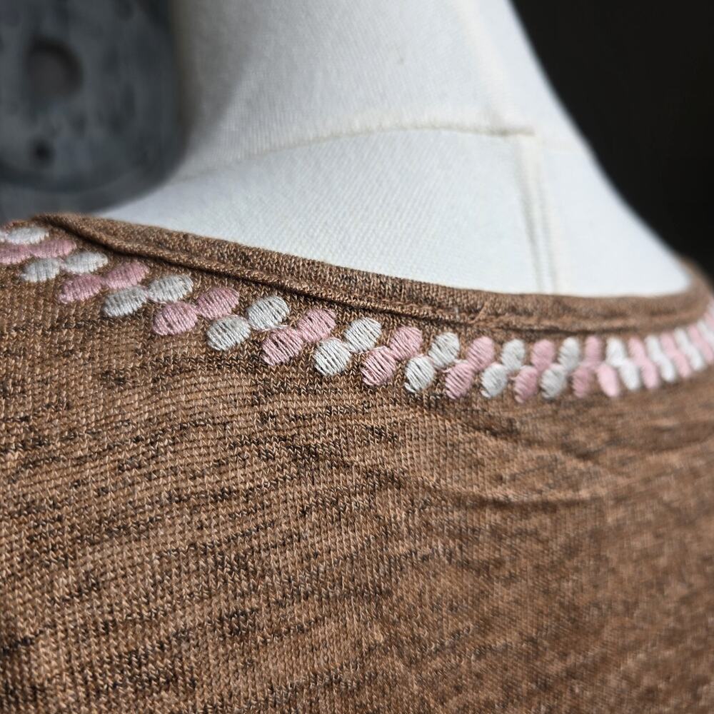 Savanna Jane Knit Top Womens M Embroidered Boho V-Neck Pink and Tan Festival NWT - Picture 13 of 16